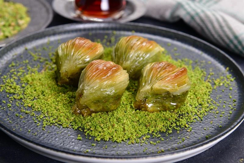 Ankara Fıstıklı Kaymaklı Midye Baklava